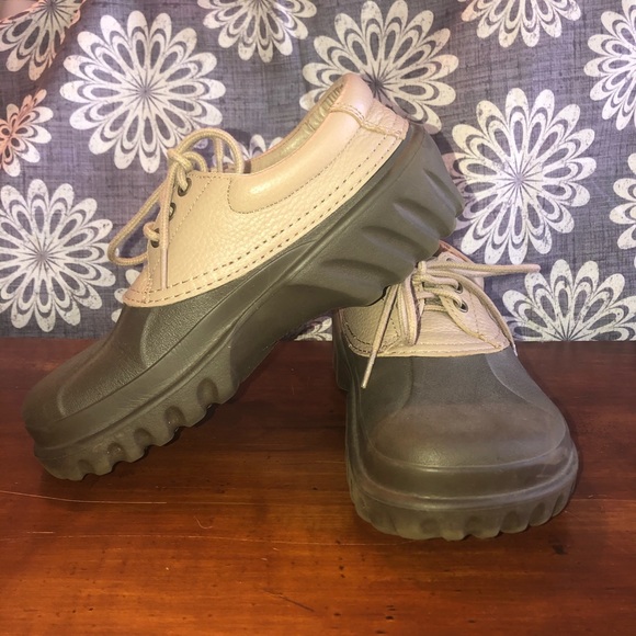 CROCS Shoes - Croc Unisex Islander leather boat shoe